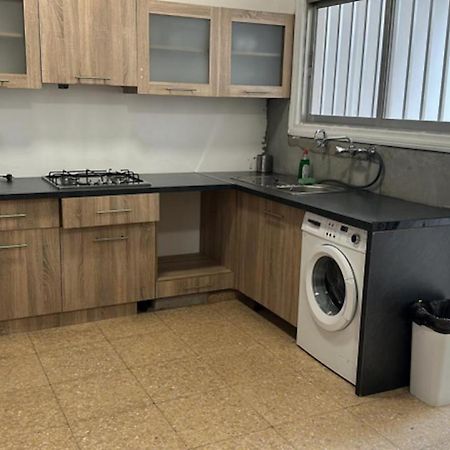Unique City Hostel 100 Meters From Beach Larnaca Zewnętrze zdjęcie