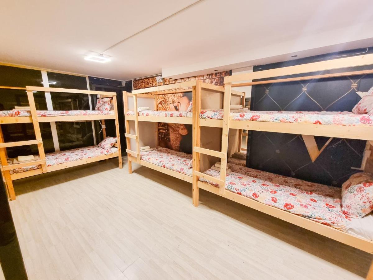 Unique City Hostel 100 Meters From Beach Larnaca Zewnętrze zdjęcie