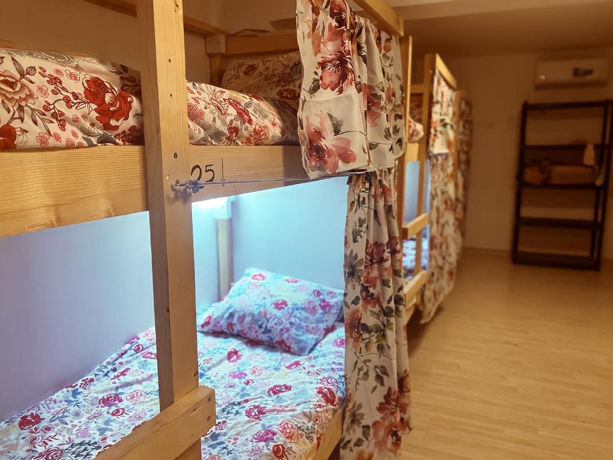 Unique City Hostel 100 Meters From Beach Larnaca Zewnętrze zdjęcie