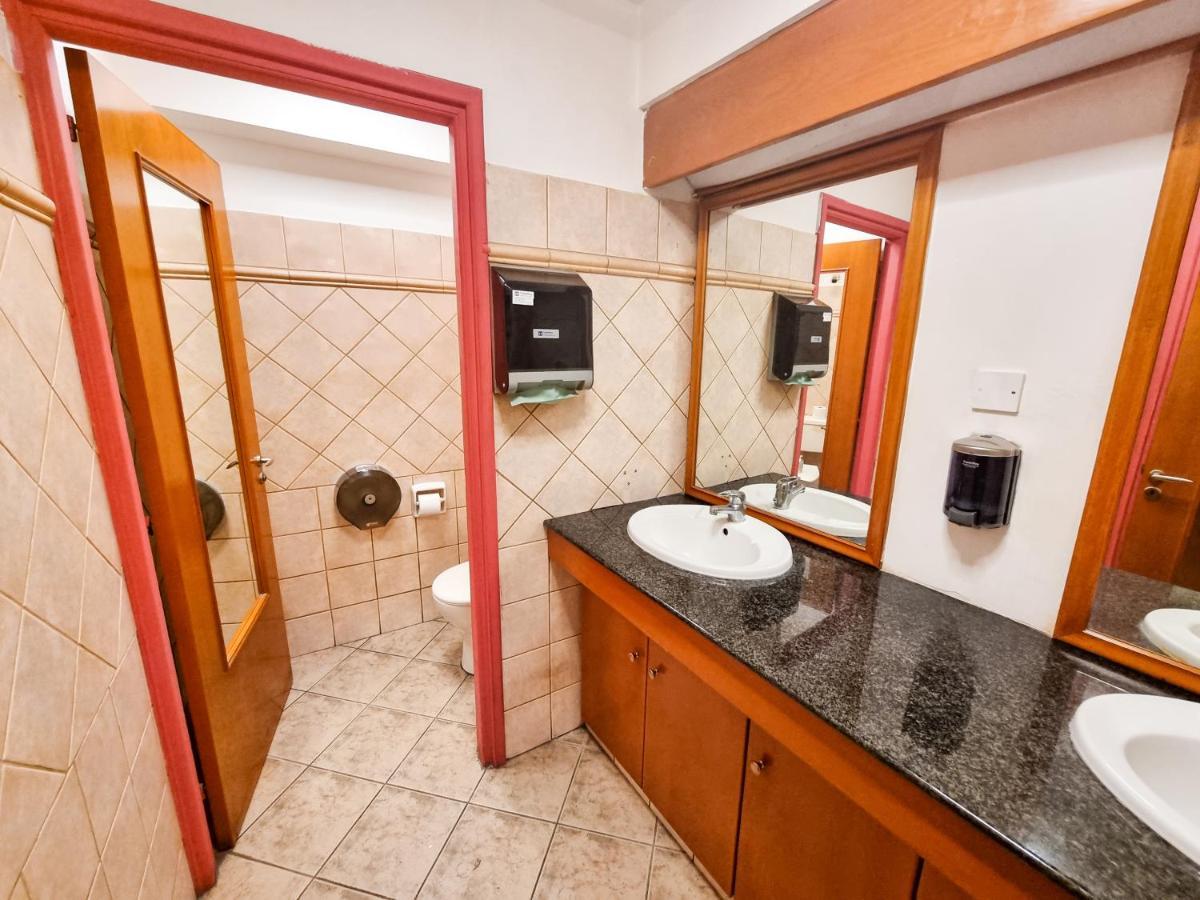 Unique City Hostel 100 Meters From Beach Larnaca Zewnętrze zdjęcie