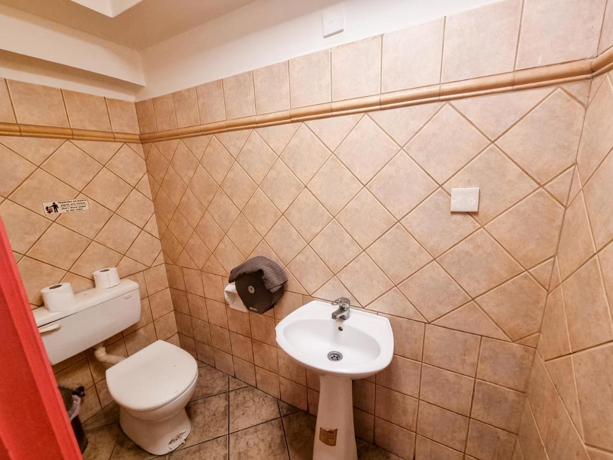 Unique City Hostel 100 Meters From Beach Larnaca Zewnętrze zdjęcie