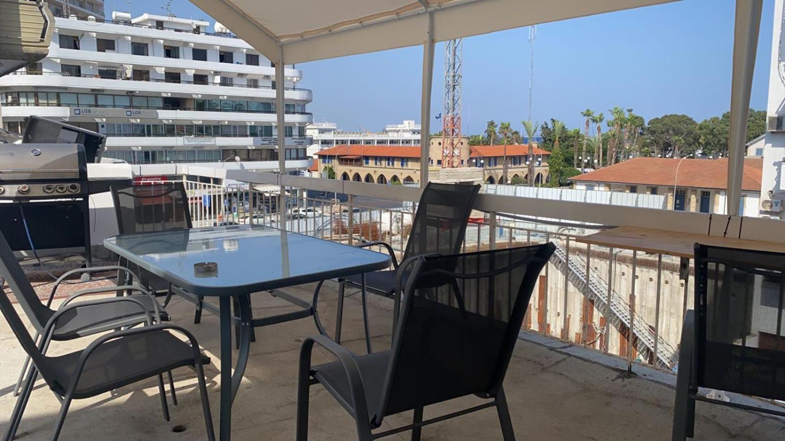Unique City Hostel 100 Meters From Beach Larnaca Zewnętrze zdjęcie