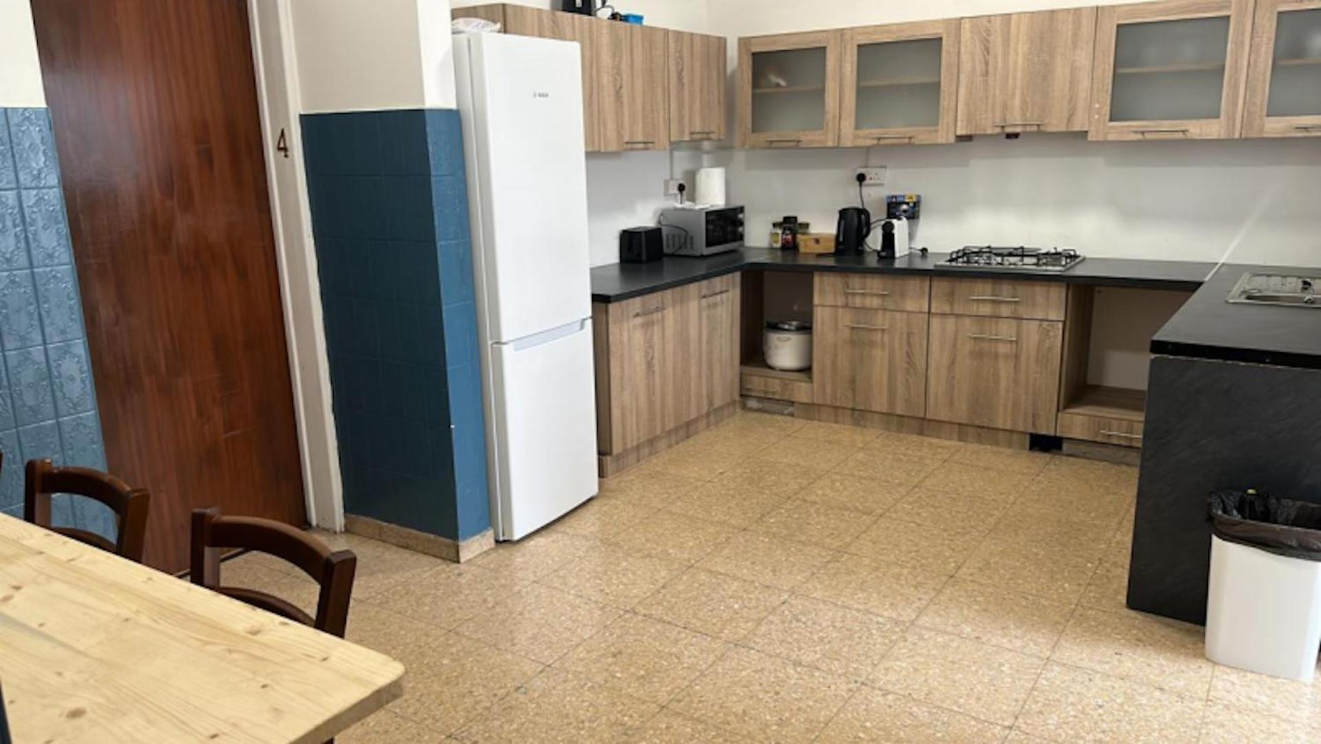 Unique City Hostel 100 Meters From Beach Larnaca Zewnętrze zdjęcie