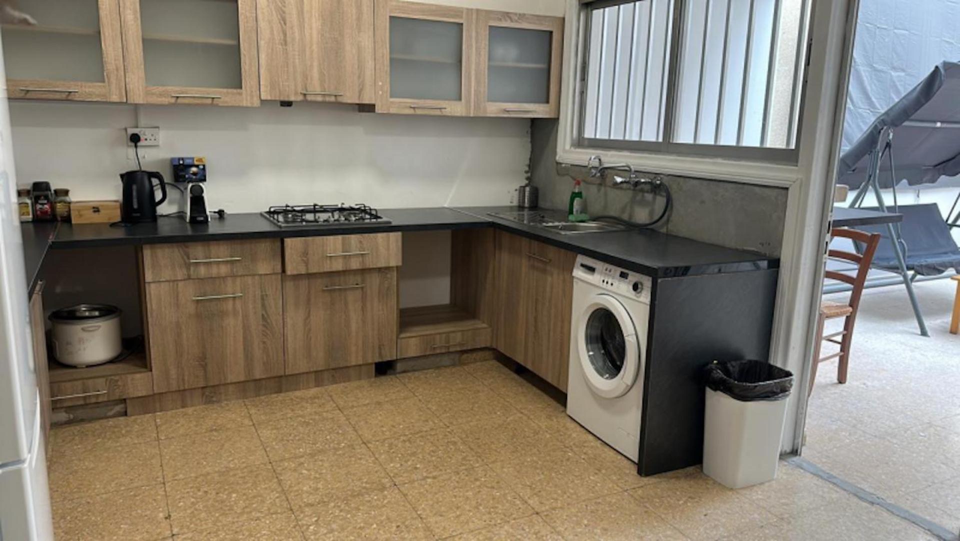 Unique City Hostel 100 Meters From Beach Larnaca Zewnętrze zdjęcie